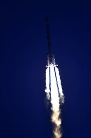 A Long March-3B/Yuanzheng-1 rocket carrying two new-generation satellites for the BeiDou Navigation Satellite System (BDS) blasts off from the Xichang Satellite Launch Center in the southwest China's Sichuan Province, July 25, 2015. China successfully launched two satellites for its indigenous global navigation and positioning network at 8:29 p.m. Beijing Time Saturday, the launch center said. (Xinhua/Zhu Zheng)(mcg) A Long March-3B/Yuanzheng-1 rocket carrying two new-generation satellites for the BeiDou Navigation Satellite System (BDS) blasts off from the Xichang Satellite Launch Center in the southwest China's Sichuan Province, July 25, 2015. China successfully launched two satellites for its indigenous global navigation and positioning network at 8:29 p.m. Beijing Time Saturday, the launch center said. (Xinhua/Zhu Zheng)(mcg)