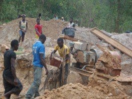 Illegal miners in business