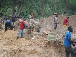 Illegal miners in business