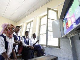 Students of Minilik high school test the new school net program in class after the launching ceremony in Addis Ababa, Ethiopia, Oct. 9, 2015. Ethiopia on Friday launched a school net system by china's leading telecom company Huawei in Ethiopia's capital. The system connects 64 high schools and one university collage to share resources and make educational exchange. (Xinhua/Michael Tewelde)