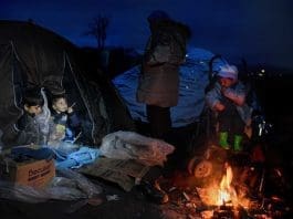 Migrants are seen near the village of Tabanovce at the northern Macedonian border on March 9, 2016. (Xinhua) (zw)