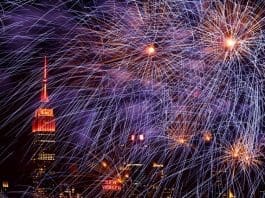 Photo taken on Feb. 6, 2016 from Weehawken of New Jersey, the United States, shows the fireworks over Manhattan of New York celebrating the Chinese lunar New Year. (Xinhua/Li Muzi) (zw)