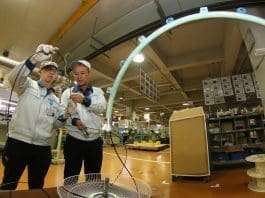 Photo taken on March 1, 2017 shows workers are checking the product quality of automotive control cable at a factory in Yantai, east China’s Shandong Province. China's manufacturing purchasing managers' index (PMI) came in at 51.6 percent in February, 0.3 percentage points higher than that recorded in January, according to data released on March 1 by the National Bureau of Statistics (NBS) and China Federation of Logistics & Purchasing. (Photo by People’s Daily)