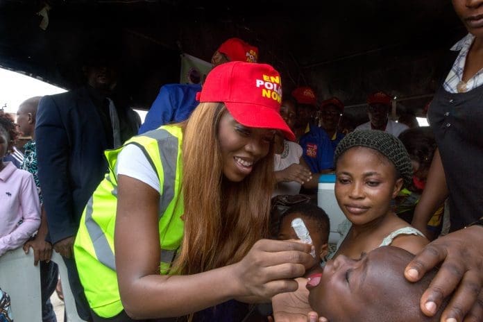 Tiwa Savage polio immunizations in Lagos, Nigeria. 22nd April, 2017. Lagos, Nigeria. Tiwa Savage, a Nigerian pop star and mother, joined Dr Tunji Funsho, Chair of Rotary's National PolioPlus Committee for Nigeria, to participate in a National Immunization exercise in Lagos, Nigeria on 22 April 2017. Savage recently joined the End Polio Now campaign as a Polio Ambassador.