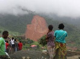 Hundreds are reported dead with many more missing after mudslides and floods tore through several communities in Freetown, Sierra Leone. Photo: UNICEF 2017