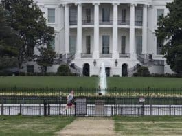 A man jogs near the White House during the outbreak of COVID-19 in Washington D.C., the United States, April 1, 2020. The United States became the first nation with more than 200,000 COVID-19 infections on Wednesday, according to a new tally from Johns Hopkins University. (Xinhua/Liu Jie)