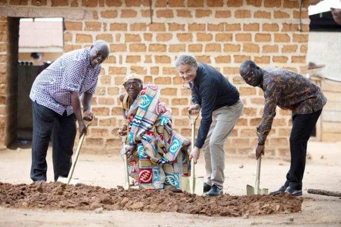 Mr Charles Nimako, Country Director, Safe Water Network Gh; NanaYaw Korankye, Chief of Abrabra; Mr Aedo van der Weij, MD, Cargill Ghana Ltd, and Hon. Louis Owusu Agyapong, MCE of Sefwi Wiawso Municipal Assembly, jointly cut the sod for the commencement of the project. Mr Charles Nimako, Country Director, Safe Water Network Gh; NanaYaw Korankye, Chief of Abrabra; Mr Aedo van der Weij, MD, Cargill Ghana Ltd, and Hon. Louis Owusu Agyapong, MCE of Sefwi Wiawso Municipal Assembly, jointly cut the sod for the commencement of the project.