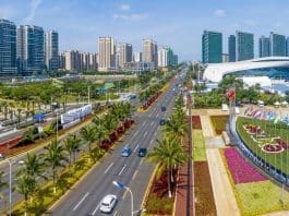 Photo taken on May 5, 2021, shows colorful flowers in front of the Hainan International Convention and Exhibition Center, venue for the first China International Consumer Products Expo (CICPE), in Haikou, south China's Hainan province. (Photo by Shi Zhonghua/People's Daily Online)