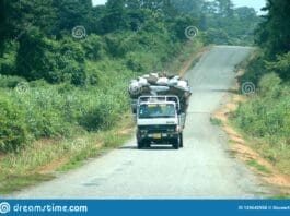 Overloaded Truck African Road Ghana Donkorkrom July Th Lorry Carrying Sacks Goods Country Looking Dangerously