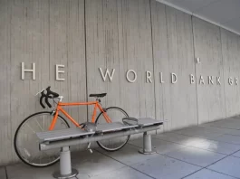 Photo taken on Sept. 12, 2012 shows the logo of the World Bank headquarters in Washington D.C., capital of the United States. (Photo/Xinhua)