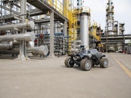 A smart inspection robot works in a plant of Dongying Aoxing Petrochemical Co., Ltd. in Dongying, east China's Shandong province. (Photo by Liu Yunjie/People's Daily Online)