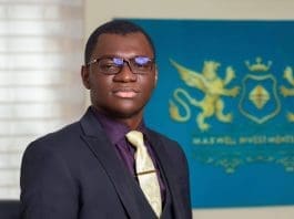 Dr Maxwell Ampong