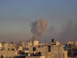 Smoke rises following an Israeli airstrike in the southern Gaza Strip city of Khan Younis, on Dec. 15, 2023. [Photo/Xinhua]