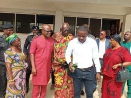 Central Regional Minister Seeks Oguaamanhene’s Guidance