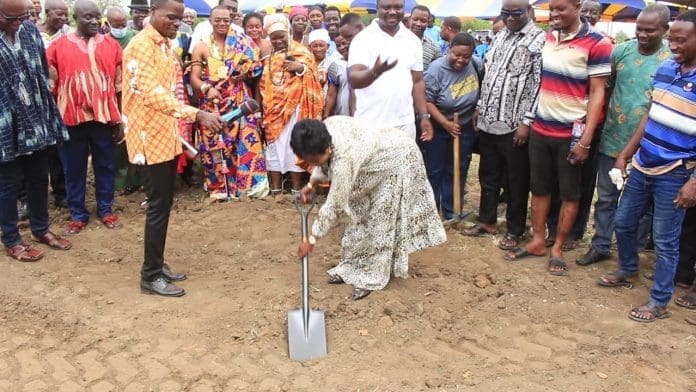 A POP Donor Performing Her Ground Breaking Event
