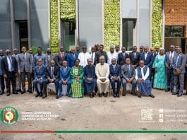 La Photo De Famille Après L Ouverture Des Travaux