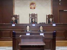 Photo shows the judicial team handling the case. (Photo from the official account of Ningbo Maritime Court on WeChat)
