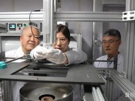 Researchers from the Institute of Geology and Geophysics, Chinese Academy of Sciences, place lunar soil samples into a superconducting magnetometer. (Photo provided by the Institute of Geology and Geophysics, Chinese Academy of Sciences)