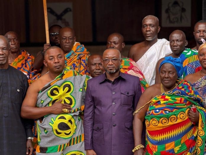 Regional Minister Francis Owusu Antwi (Middle)