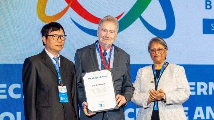 From left: TWAS Council Member Prof. Lê Tuân Hoa, TWAS Apex Award recipient Prof. Luiz Davidovich, and TWAS President Prof. Quarraisha Abdool Karim Luiz Davidovich