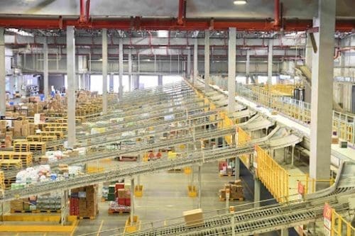 An automated sorting system works in a delivery center of Everglory Logistics in southwest China's Chongqing municipality. (Photo/Sun Kaifang) An automated sorting system works in a delivery center of Everglory Logistics in southwest China's Chongqing municipality. (Photo/Sun Kaifang)